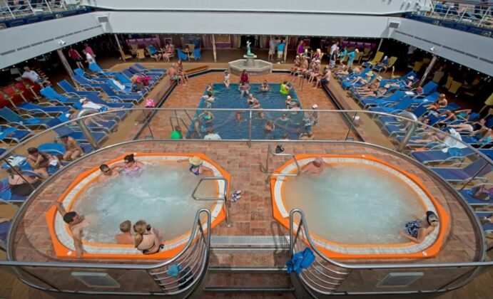Jacuzzis in the ship
