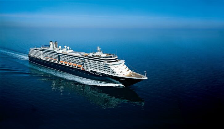 side view of the Nieuw Statendam cruise ship