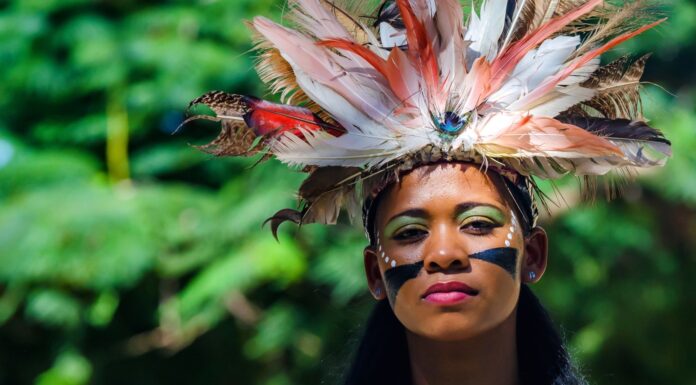 Dominican Taino A Dominican Taino woman with head dress