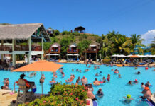 Amber Cove Coco Caña Pool Lounge Amber Cove Coco Caña Pool Lounge