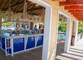 Amber Cove Cabana Bar Cabana bar interior and staff