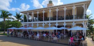 Amber Cove Coco Cana Restaurant Coco Cana bar restaurant at Amber Cove port.