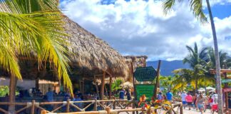 Taino Bay Mojito Bar Mojito bar at Taino Bay port, Puerto Plata DR