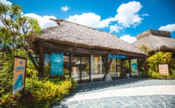 Taino Bay Blue Stone Jewelers Blue Stone jewelers at Taino Bay port, Puerto Plata.