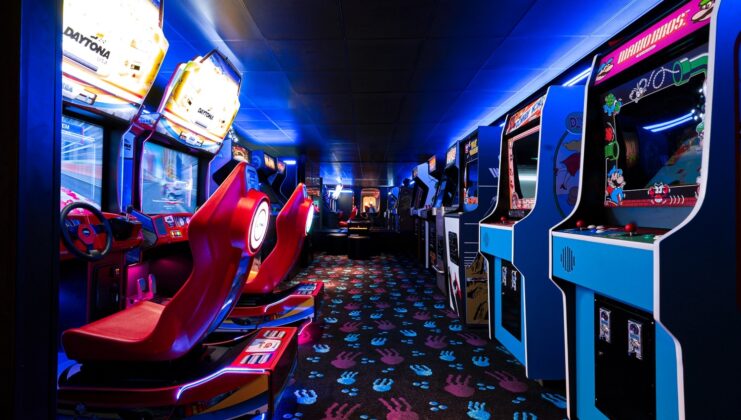 Arcade room machines