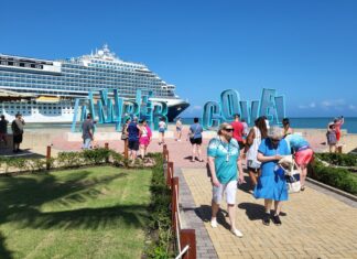 Amber Cove Update Tourists arriving to Amber Cove port